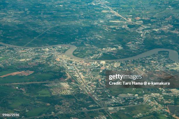 chachoengsao town in thailand daytime aerial view from airplane - taro hama 個照片及圖片檔