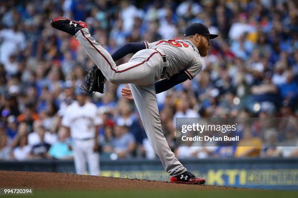 Mike Foltynewicz of the Atlanta Braves pitches in the first inning against the Milwaukee Brewers at Miller Park on July 6, 2018 in Milwaukee,...