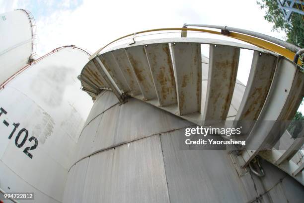 steel bulk storage tanks - yaorusheng stock pictures, royalty-free photos & images