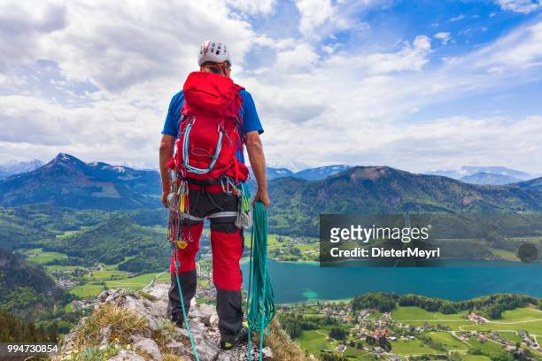 bergsteiger am schober berg, fuschlsee, fuschlsee - dieter meyrl stock-fotos und bilder