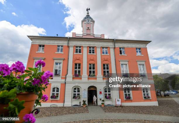 June 2018, Germany, Templin: The historical town hall in the marketplace. The city councillors of Templin are deciding on the prospect of honorary...