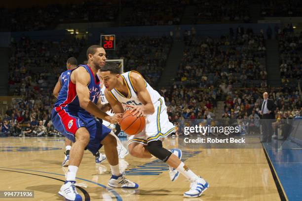 Tyler Honeycutt in action vs Kansas Xavier Henry at Pauley Pavilion. Los Angeles, CA 12/6/2009 CREDIT: Robert Beck