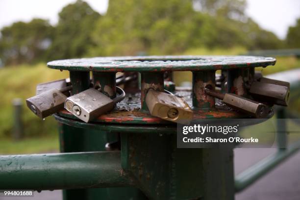 many padlocks do not enter safety - kiama stock-fotos und bilder