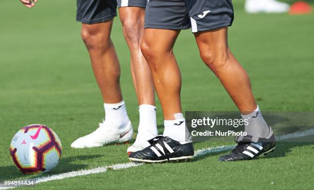 The detail of scars of Santi Cazorla during the first training of the season 2018-2019, at Ciudad Deportiva of Miralcamp, 9 July 2018 in Vila-real,...