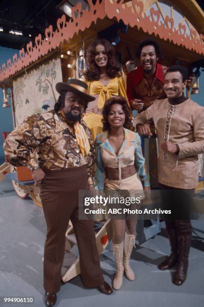 Marilyn McCoo, Billy Davis, Jr, Ronald Townson, Florence LaRue, Lamonte McLemore, The 5th Dimension, on 'The 5th Dimension Traveling Sunshine Show'...