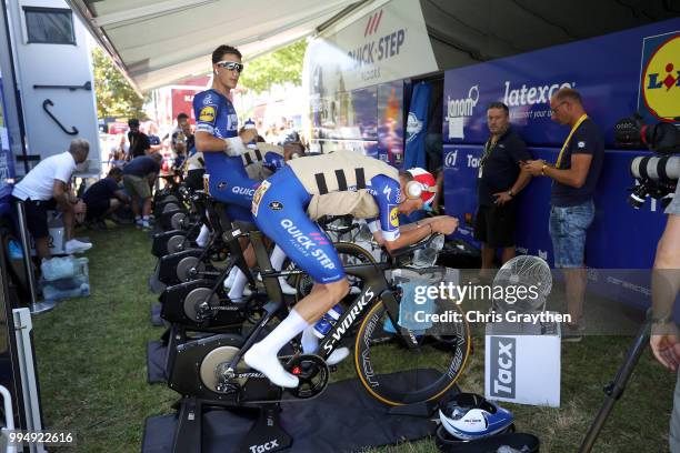 Start / Bob Jungels of Luxembourg and Team Quick-Step Floors / Niki Terpstra of The Netherlands and Team Quick-Step Floors / Cooling vest / Tacx...