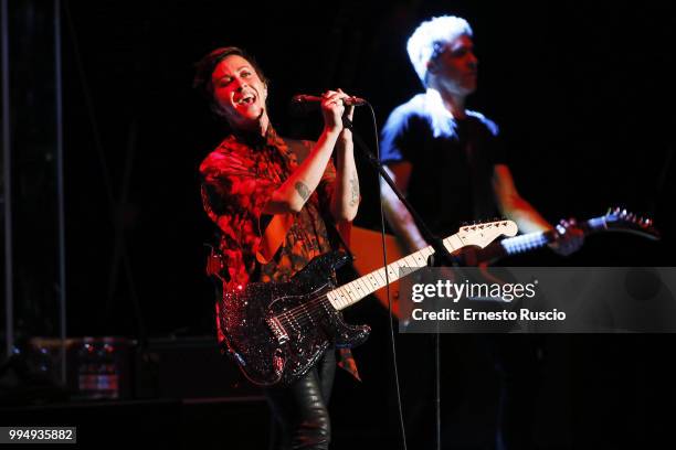 Singer Alanis Morissette performs on stage at Auditorium Parco Della Musica on July 9, 2018 in Rome, Italy.