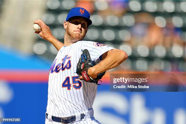 Zack Wheeler of the New York Mets pitches in the first inning against the Philadelphia Phillies during Game One of a doubleheader at Citi Field on...