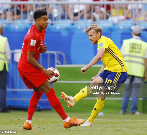 Emil Forsberg of Sweden crosses the ball during a World Cup quarterfinal against England in Samara, Russia, on July 7, 2018. England won 2-0. ==Kyodo