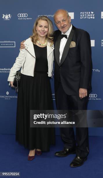 Maren Muntenbeck and Leonard Lansink arrive for the German Actors Award Ceremony 2017 in Berlin, Germany, 22 September 2017. Photo: Jörg...