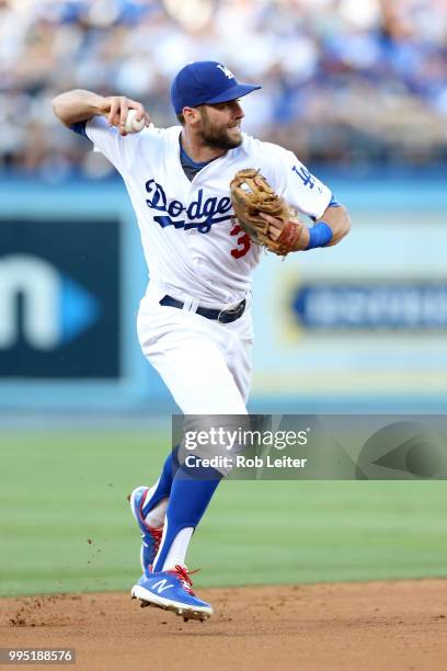 Chris Taylor of the Los Angeles Dodgers plays shortstop during the game against the Atlanta Braves at Dodger Stadium on June 9, 2018 in Los Angeles,...