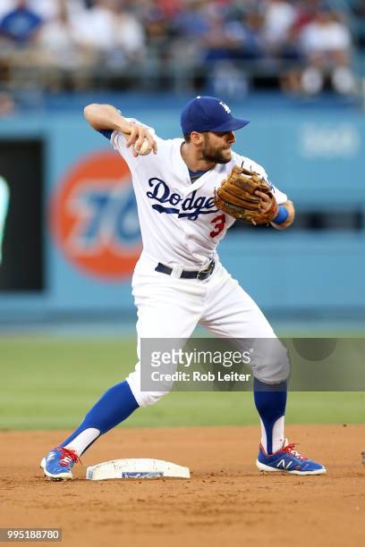 Chris Taylor of the Los Angeles Dodgers plays shortstop during the game against the Atlanta Braves at Dodger Stadium on June 9, 2018 in Los Angeles,...