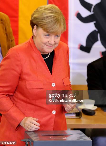 German chancellor Angela Merkel arrives to cast her Vote for the German Federal Election in Berlin, Germany, 24 September 2017. Photo: Kay...