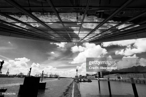 river in hamburg - liborio pepi 個照片及圖片檔