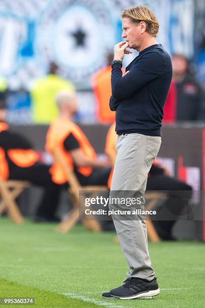 Hamburg coach Markus Gisdol during the German Bundesliga football match between Bayer Leverkusen and Hamburg SV at the BayArena in Leverkusen,...