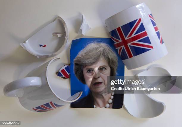 The British Prime Minister Theresa May and the Brexit. Symbol photo on the topics Brexit yes or no, Government crisis in England, European Union,...