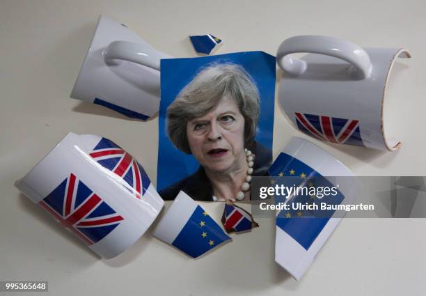 The British Prime Minister Theresa May and the Brexit. Symbol photo on the topics Brexit yes or no, Government crisis in England, European Union,...