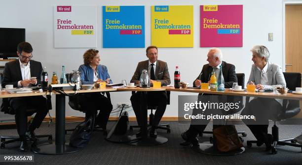 Executive director Marco Buschmann , general secretary Nicola Beer, chairman and top candidate Christian Lindner, vice-chairman Wolfgang Kubicki and...