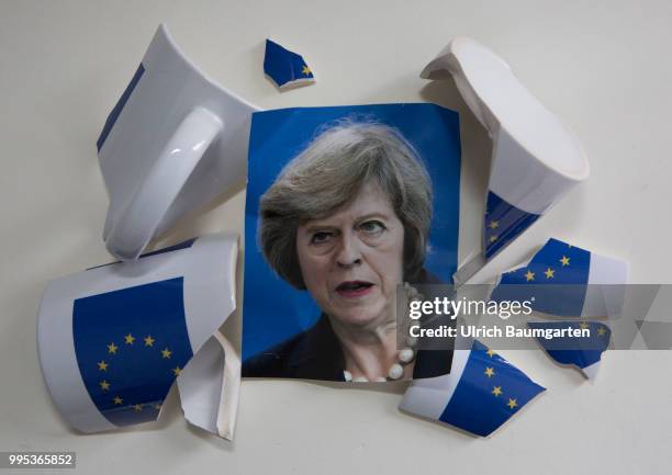 The British Prime Minister Theresa May and the Brexit. Symbol photo on the topics Brexit yes or no, Government crisis in England, European Union,...