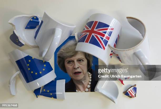 The British Prime Minister Theresa May and the Brexit. Symbol photo on the topics Brexit yes or no, Government crisis in England, European Union,...
