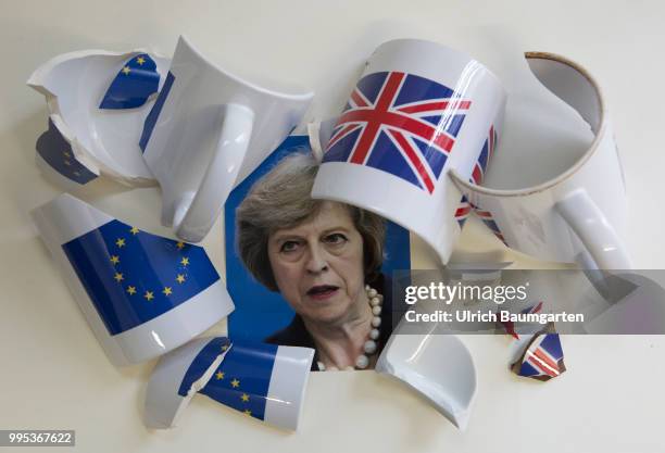 The British Prime Minister Theresa May and the Brexit. Symbol photo on the topics Brexit yes or no, Government crisis in England, European Union,...