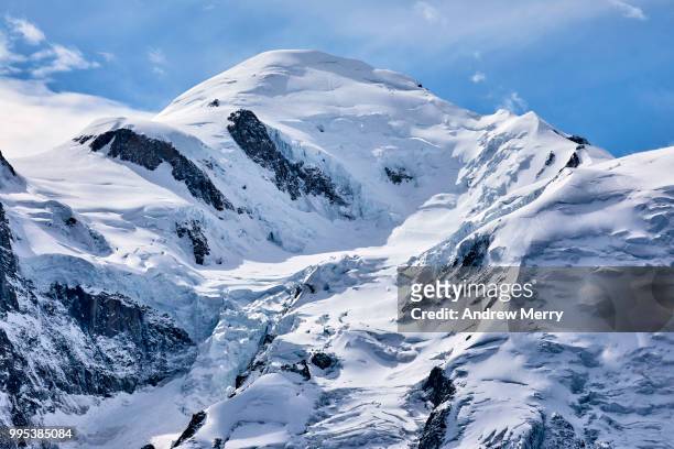 close-up of mont blanc snowcapped summit, peak - pinnacle imagens e fotografias de stock