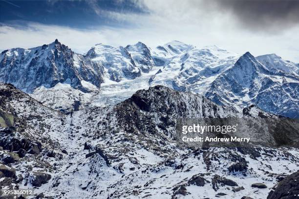 french alps landscape with mont blanc massif, mont blanc summit, peak - pinnacle imagens e fotografias de stock