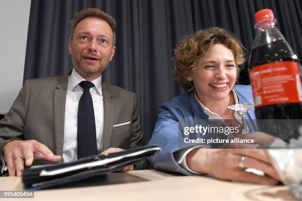 Chairman and top candidate Christian Lindner and general secretary Nicola Beer take part in the constitutive meeting of the FDP fraction in the...