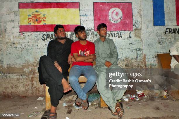 a roadside watching arrangement for fifa world cup 2018 - bashir stock-fotos und bilder