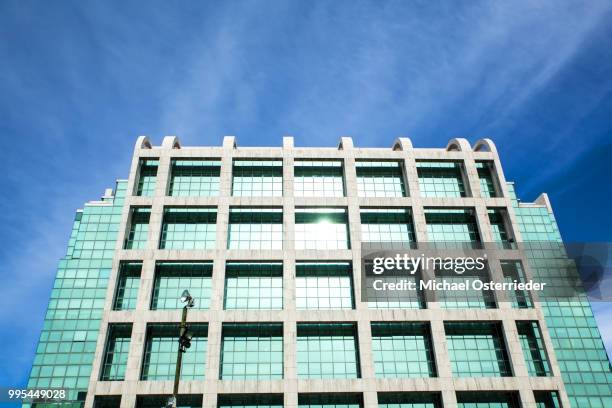 modern architecture on the plaza independencia in montevideo - independencia stock pictures, royalty-free photos & images