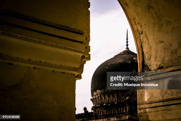qutub shahi tomb, hyderabad, india - musique stock pictures, royalty-free photos & images