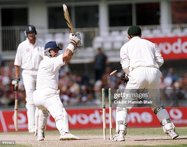 Australia celebrates the wicket of Alec Stewart of England during the 5th day of the 5th Ashes Test between England and Australia at The AMP Oval,...