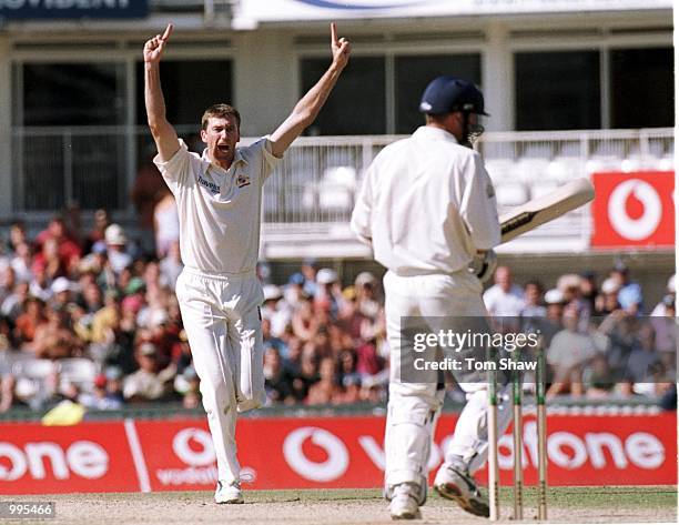 Australia celebrates the wicket of Phil Tufnell of England during the 5th day of the 5th Ashes Test between England and Australia at The AMP Oval,...
