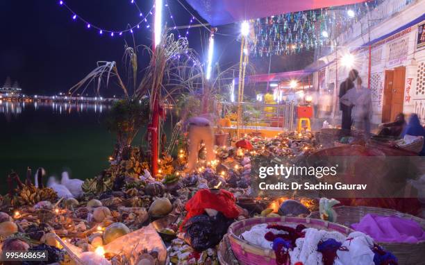 chhath puja, janakpur, nepal - sachin stockfoto's en -beelden