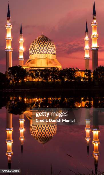 sultan salahuddin mosque - sultan mosque stock pictures, royalty-free photos & images