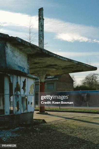 abandoned gas station - koen stock pictures, royalty-free photos & images