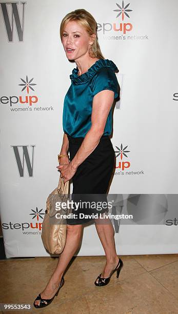 Actress Julie Bowen attends Step Up Women's Network 7th Annual Inspiration Awards at the Beverly Hilton on May 14, 2010 in Los Angeles, California.