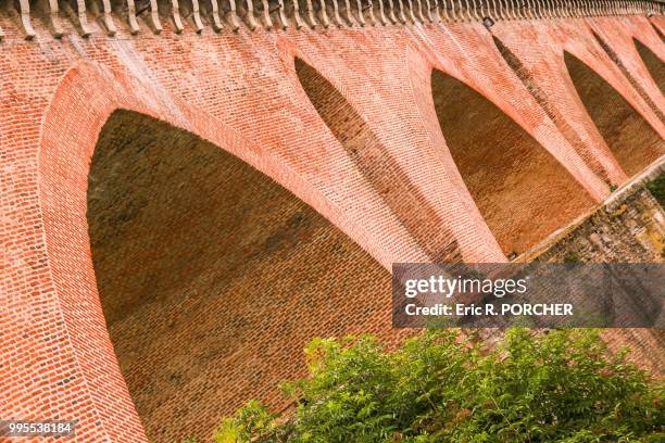 pont vieux - montauban 2007 - montauban stock pictures, royalty-free photos & images