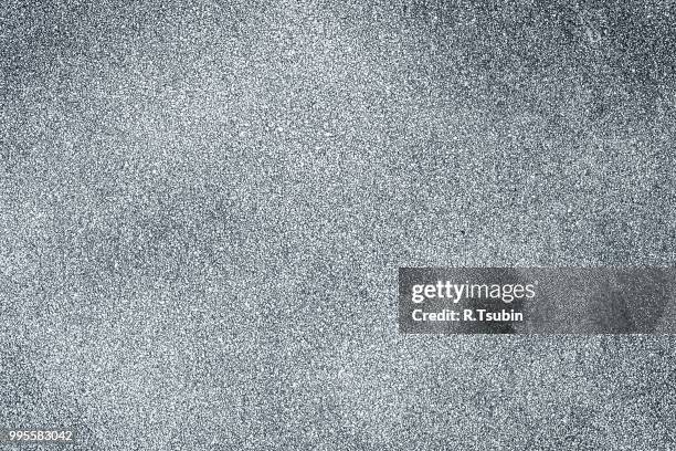 closeup of dark urban grunge textured background - herhaalpatroon in tegels stockfoto's en -beelden