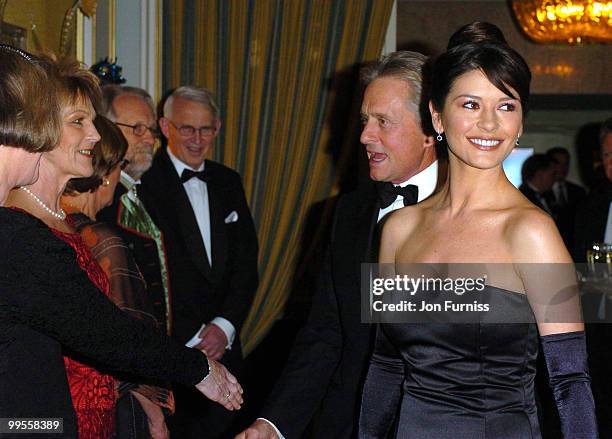 Catherine Zeta Jones and Michael Douglas meet the Nobel Peace prize Committee