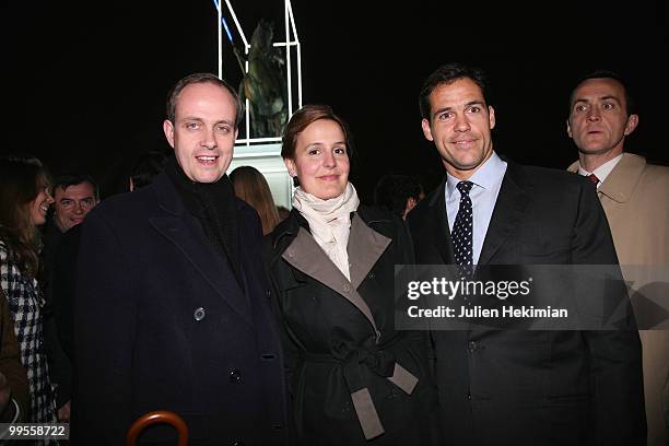 Jean d'Orleans Duc de Vendome, his wife Philomena and Louis de Bourbon pose in front of the Henry IV statue during the celebration of the 400th...