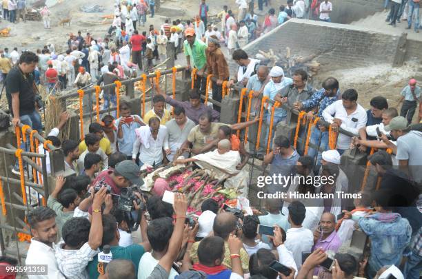 Cremation of gangster Prem Prakash Singh alias Munna Bajrangi at Manikarnika Ghat on July 10, 2018 in Varanasi, India. The gangster was shot dead...