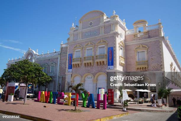 facade of the heredia theatre during the hay festival, cartagena, colombia - sebastiaan kroes stockfoto's en -beelden