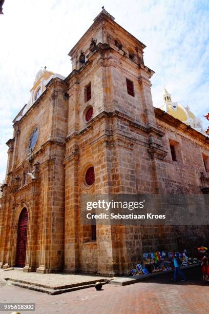 sideview on the inglesia de san pedro claver, sunshine, cartagena, colombia - sebastiaan kroes stock pictures, royalty-free photos & images