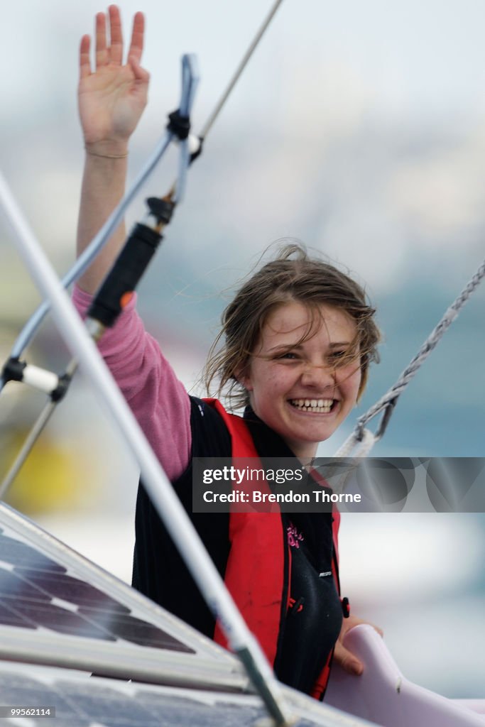 Teen Sailor Jessica Watson Returns To Australia