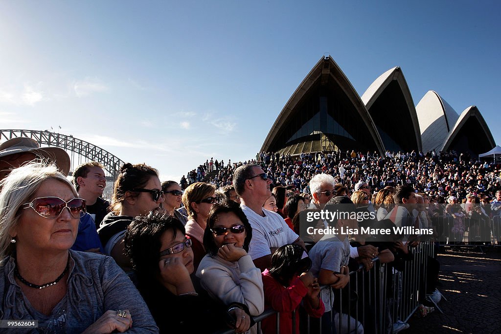 Jessica Watson Returns To Australia