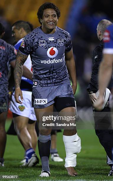 Manu Vatuvei of the Warriors walks from the field at the end of the game after being sidelined with an injury during the round 10 NRL match between...