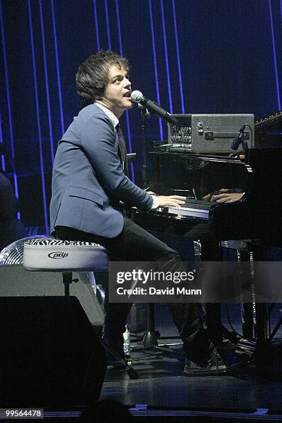 Jamie Cullum performs at The Liverpool Philharmonic Hall on May 14, 2010 in Liverpool, England.