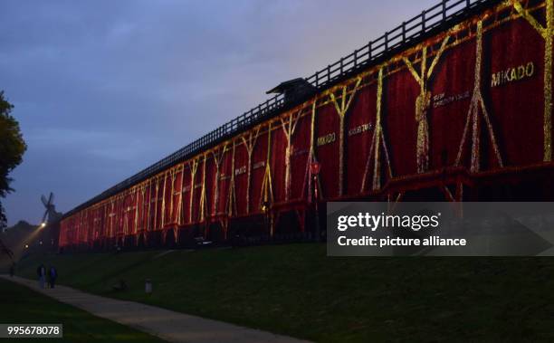 The work 'Mikado' by Kanjo Také can be seen at the projection biennial 'Lichtsicht 6' in Bad Rothenfelde, Germany, 28 September 2017. Photo: Hermann...