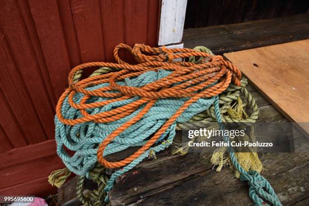 colorful fishing rope at lebesby, northern norway - rimessa per barche foto e immagini stock